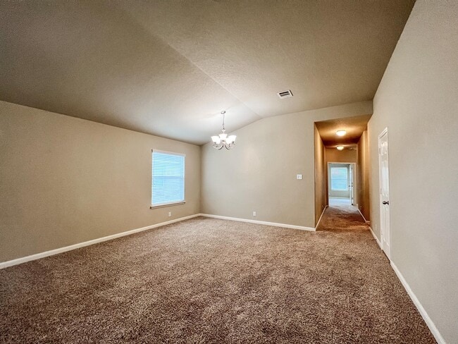 Photo - 923 Avery Pkwy