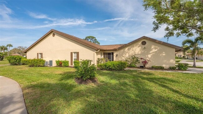 5905 Doral Dr