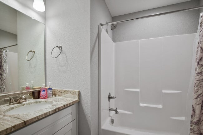 Photo - 305 N Division St