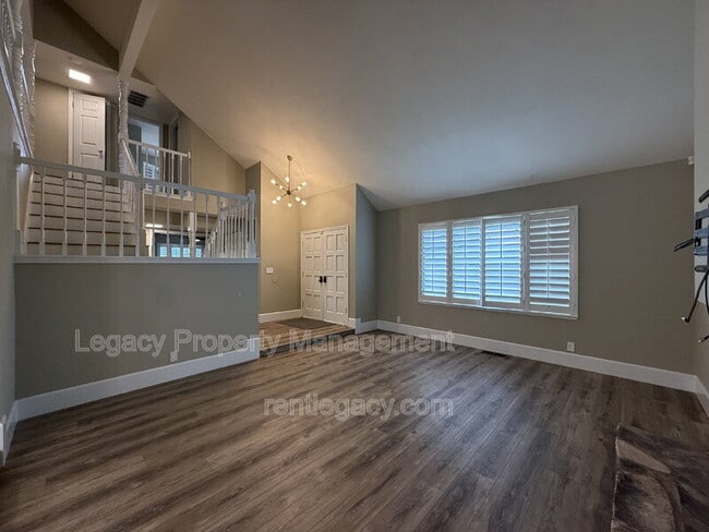 Photo - 3209 Serra Way