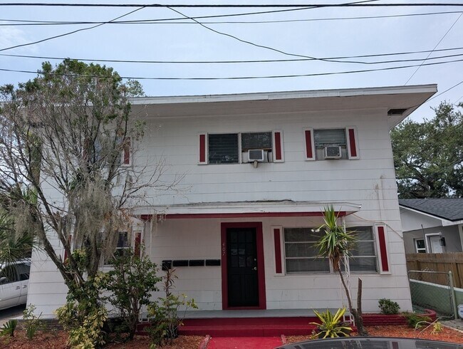 407 Engman St Unidad C