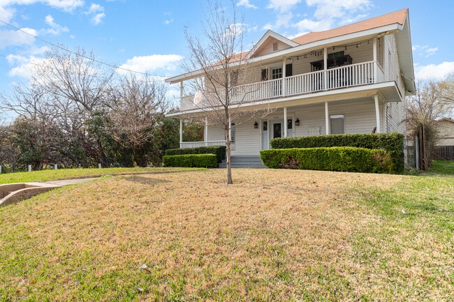 Photo - 4505 Worth St