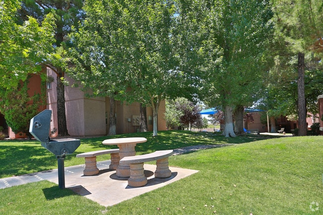 Highland Woods Apartments