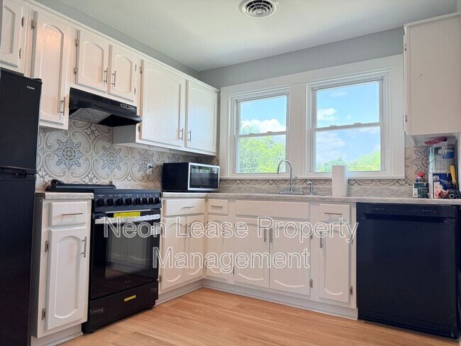 880 S State St Unit 2