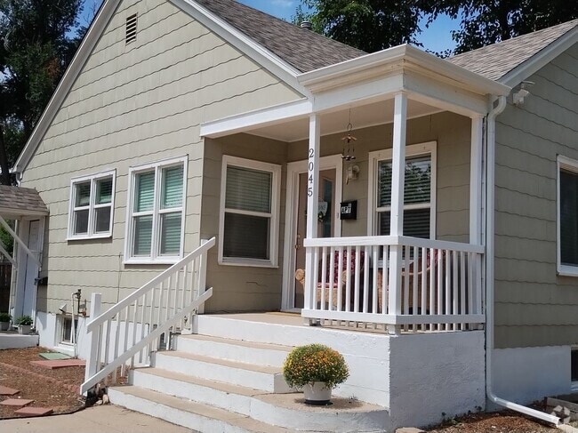 Building Photo - 2045 6th Ave Rental