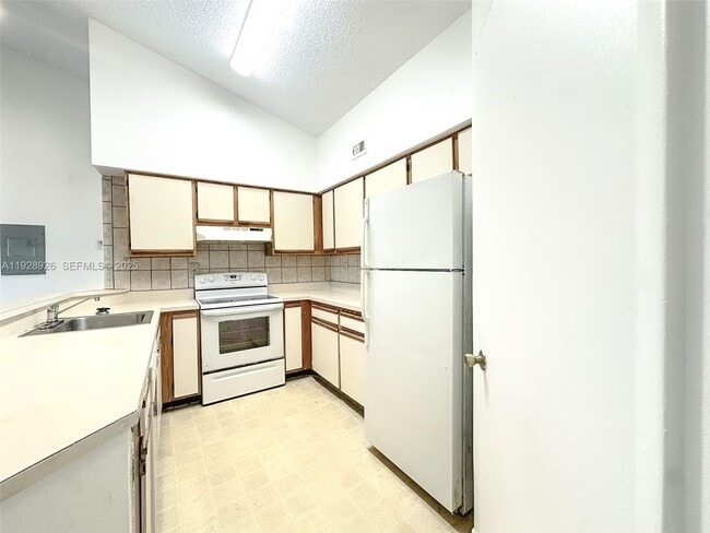 Photo - 2550 SW 18th Terrace Unit 2305