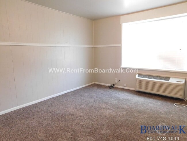 136 E Main St Unit 5