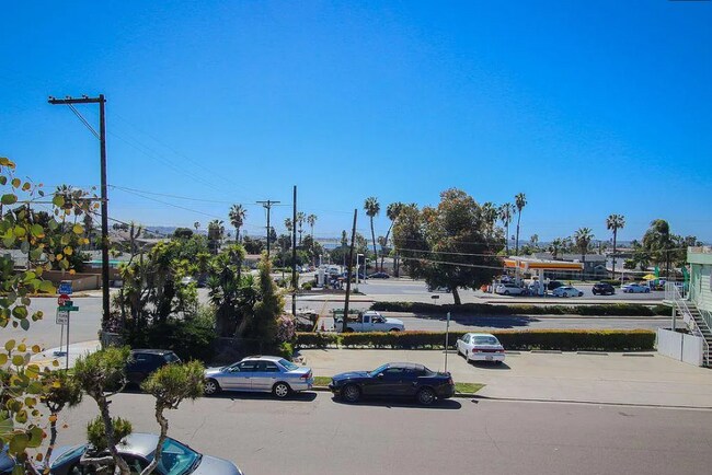 Photo - 2080 Hornblend St Unit 2