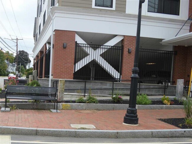 Photo - 2 Silver St Unit 16