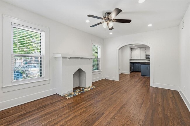 Photo - 804 Rutherford Pl