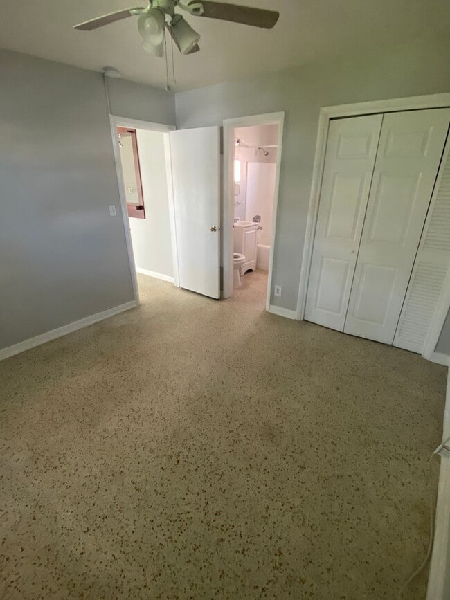 Photo - 711 Gotham Ct Unit B