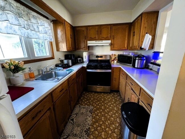 Photo - 710 W Camplain Rd