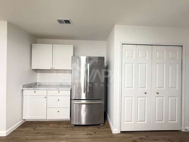 Photo - 242 Glamis Ave
