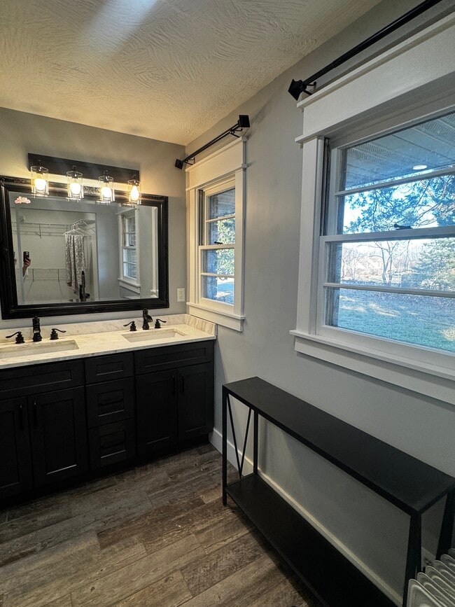 Photo - 4018 W Weaver Rd