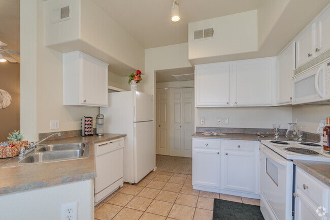 1BR, 1BA - 801SF - Kitchen