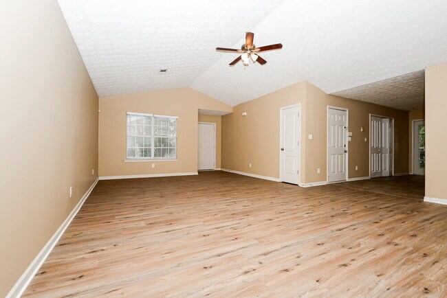 Photo - 5718 Rockingwood Dr