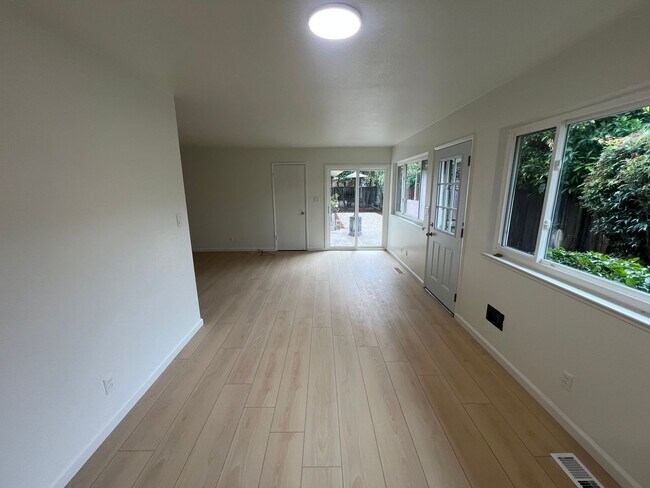 Photo - 2110-2112 Town & Country Lane Unit 2112
