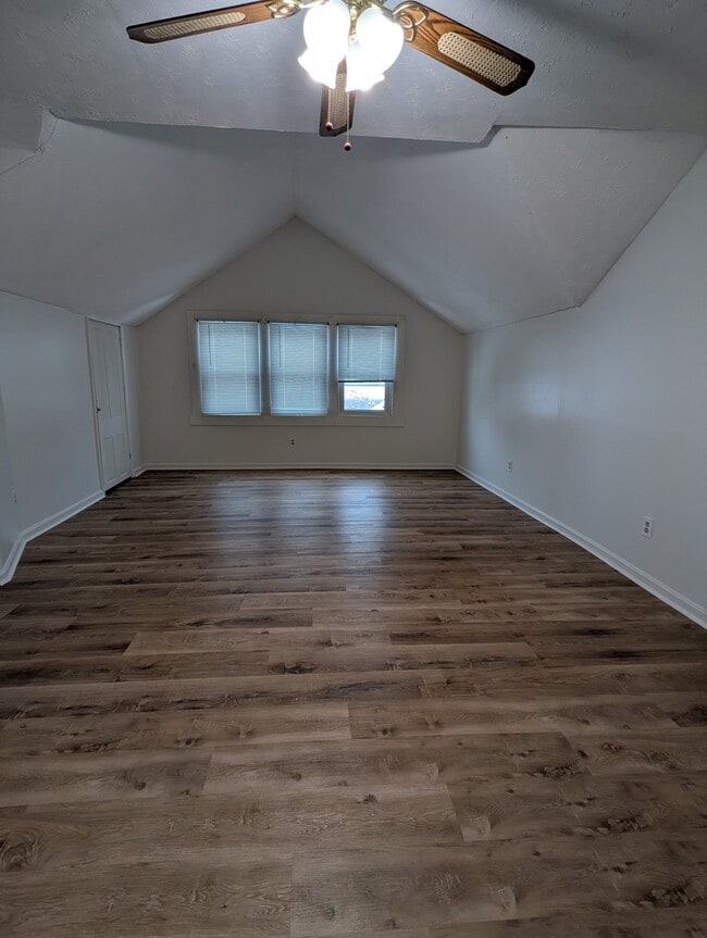 Photo - 1742 E Elm St Unit 2