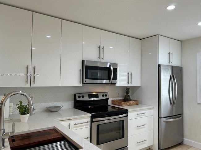 Photo - 5151 N Hwy A1A Unidad 113