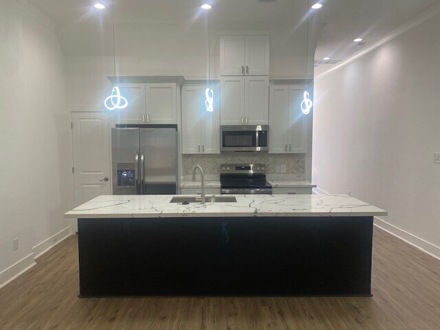 Photo - 4539 Rosemont St