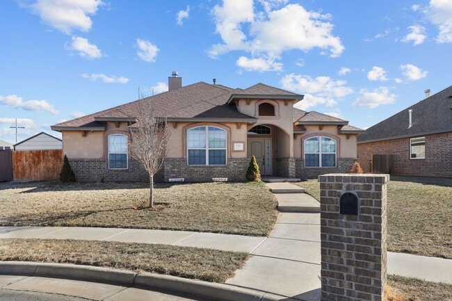 Building Photo - Stunning with 4 bedrooms in City View!