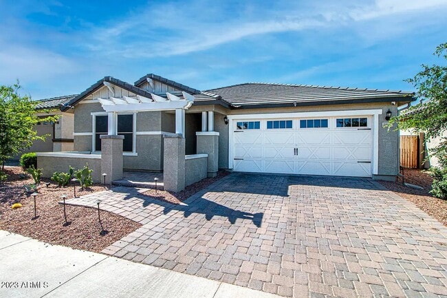 Photo - 3915 E Liberty Ln