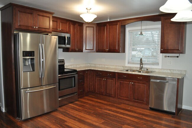 Photo - Goregeous 4 Bed 2.5 Bath Home in East Grand Forks! Move in Ready!