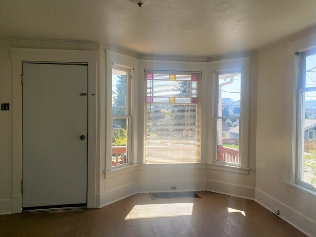 Photo - Vintage 1 bedroom home in the heart of Bre...