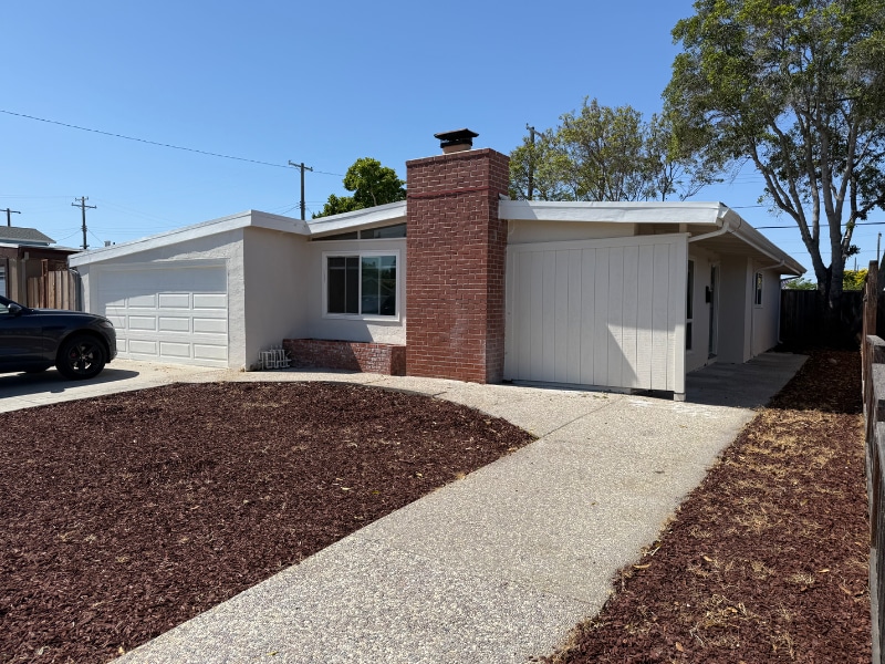 Photo - 2528 Rose Way