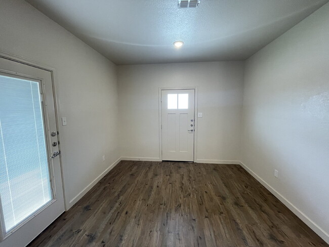 Photo - Luxurious Townhome Located In Abbey Glen - Cooper ISD