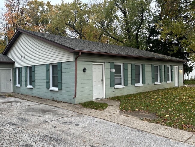 Building Photo - 2831-2839 Gull Rd - Unit 2833 Rental