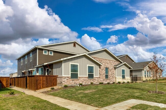 Building Photo - GORGEOUS 2 BEDROOM FOUR PLEX LOCATED IN MI... Rental