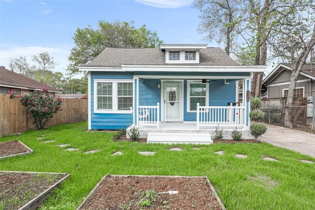 Building Photo - 320 Coronado St Unit A