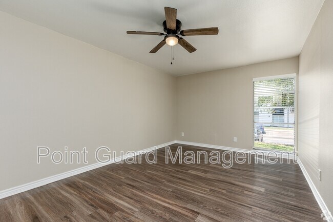 Photo - 4566 W Kiest Blvd