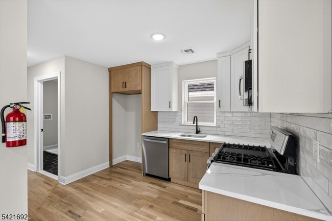 Photo - 455 Fulton St