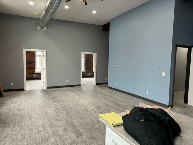 Photo - 231 E Main St Unidad 201