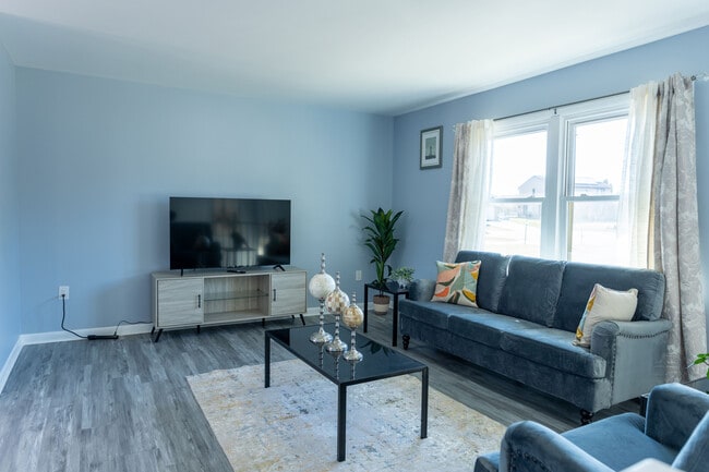 Photo - 412 Kingswood Ter