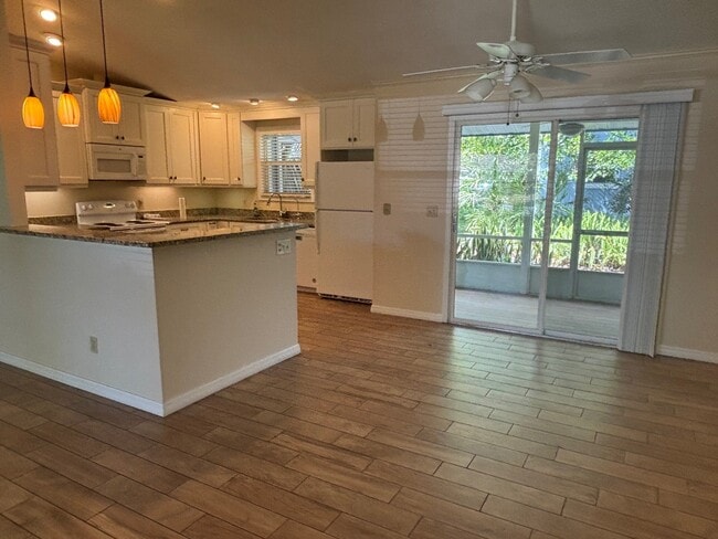 Photo - 2533 Tail Spin Trail