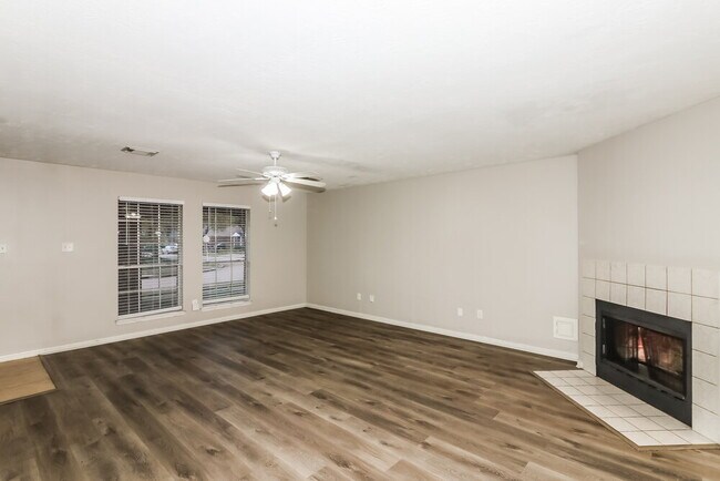 Photo - 6803 Hedgewick Dr
