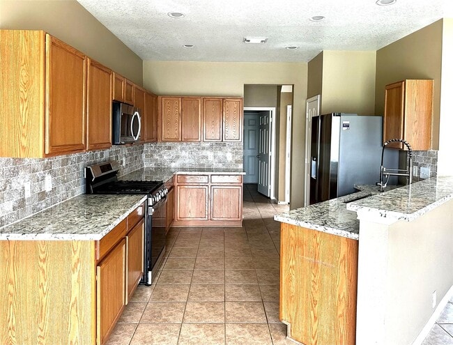 Building Photo - 2711 Feather Green Trail