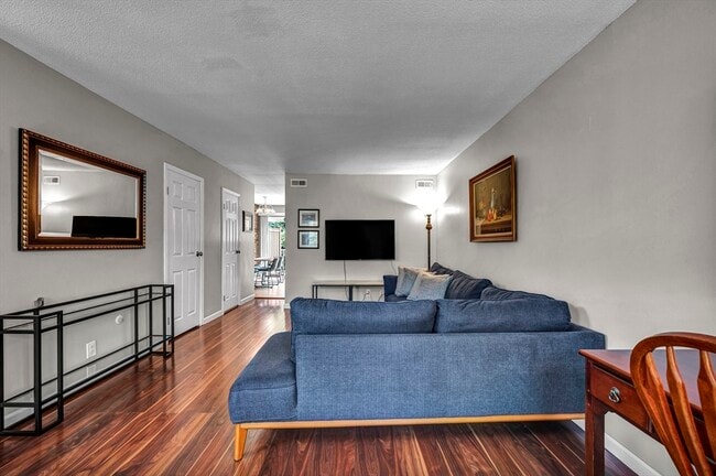 Photo - 25 Yorktown Dr Unit 25