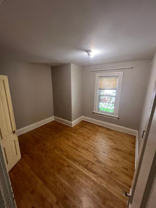 Photo - 2320 N Booth St