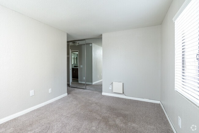 2BR, 2BA - 900SF - Second Bedroom