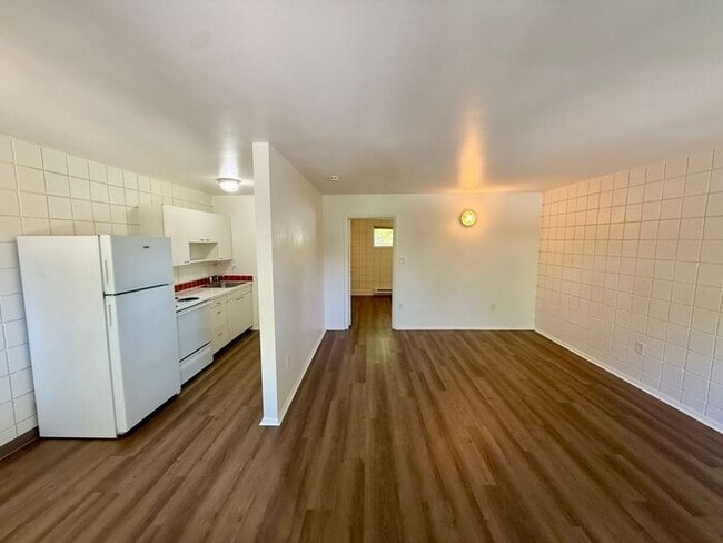 Photo - 1/2 Off First Month! Second-Floor 1-Bedroom Near City Park