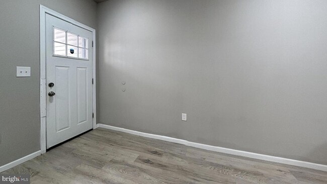 Photo - 141 N Peach St