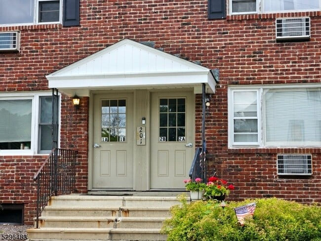 Building Photo - 201 Vail St Unit 1B