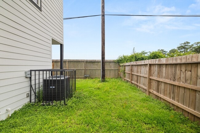 Photo - 8534 Woodlyn Rd