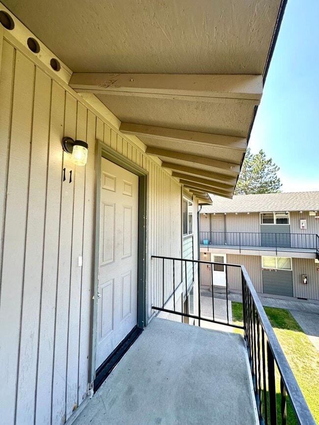 Photo - 1618 SW Lava Ave Unit L1618-11