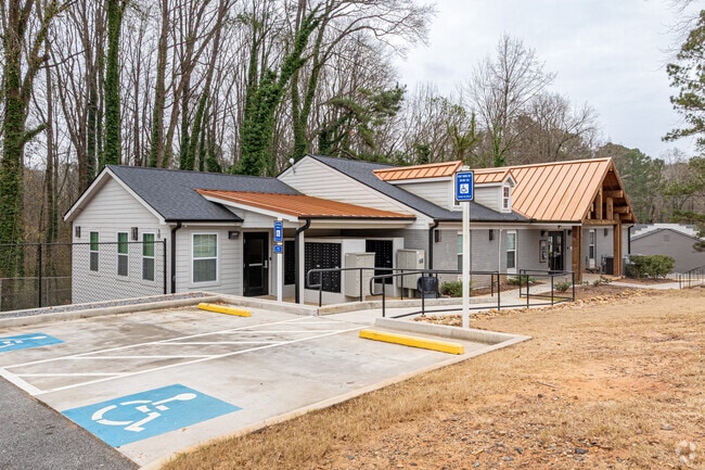 Oficina de arrendamiento - London Townhomes