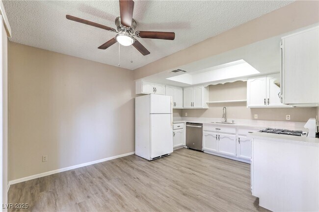 Photo - 6647 W Tropicana Ave Unidad 202